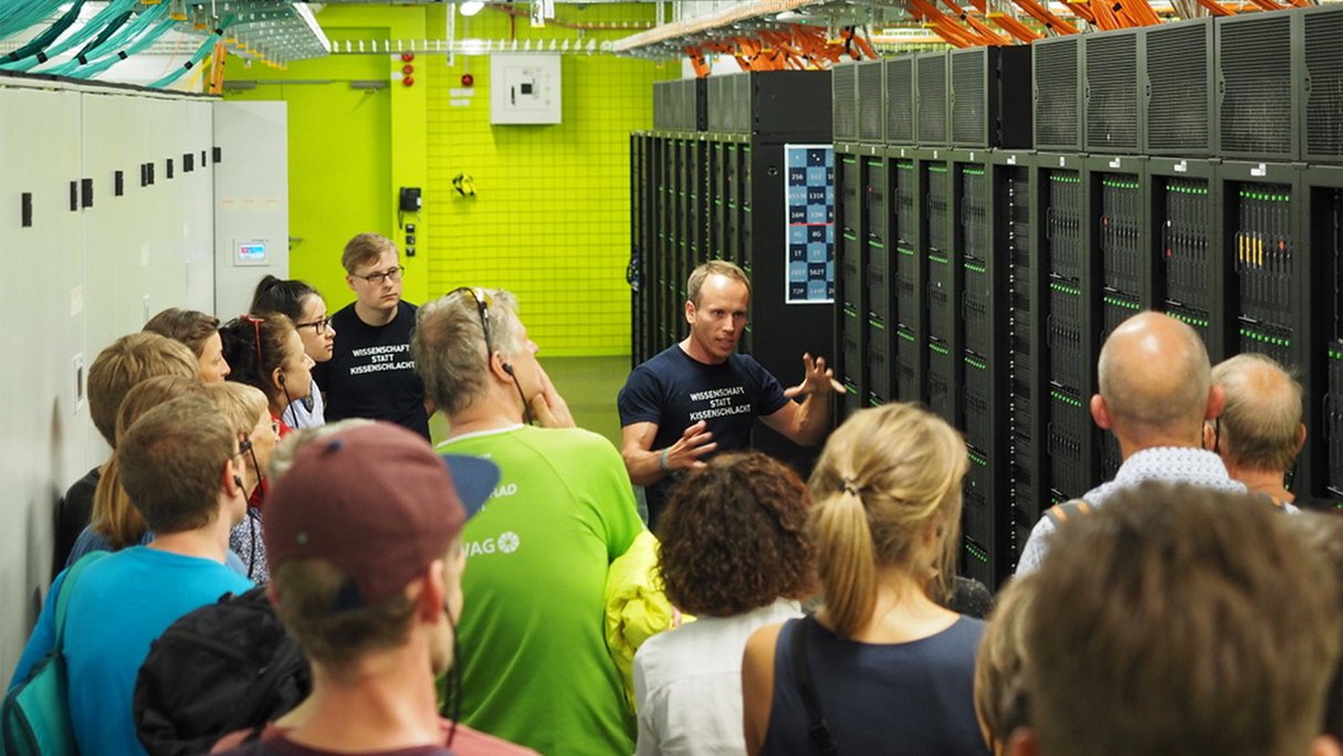 Guided visit of the Computing Center of TU Dresden (LZR) 